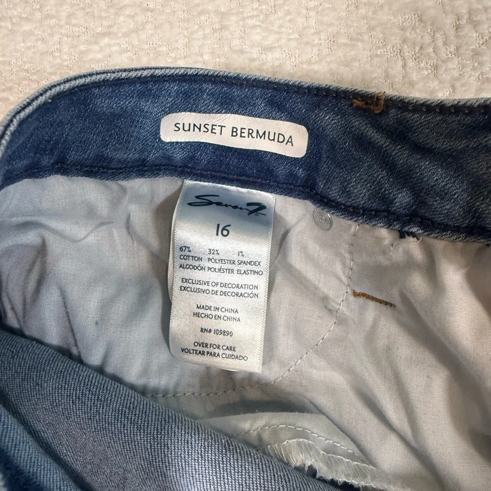 Seven7 Women's Soft Stretch Fray Hem Sunset Bermuda Short size 16 - Picture 4 of 4